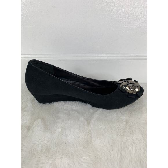 Jaclyn Smith Alura Black Faux Suede Wedge Heels Women’s Size 7 - Picture 5 of 9